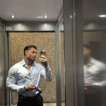 Accompagnatore gigolo Ricky