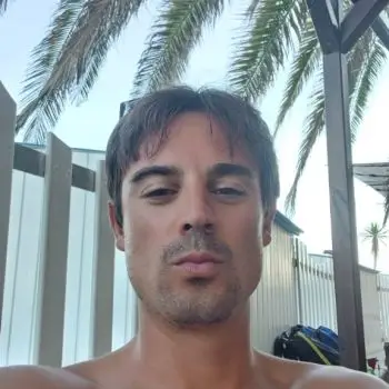 Accompagnatore gigolo Umberto 