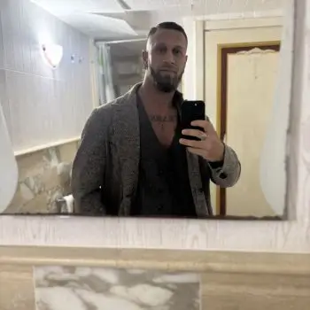 Accompagnatore gigolo Tony