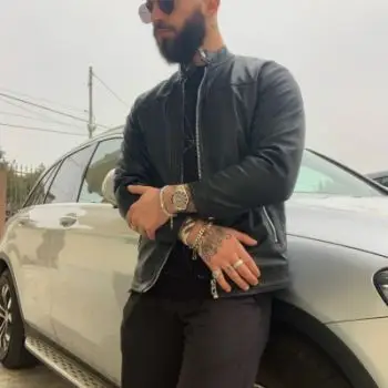 Accompagnatore gigolo Mitre