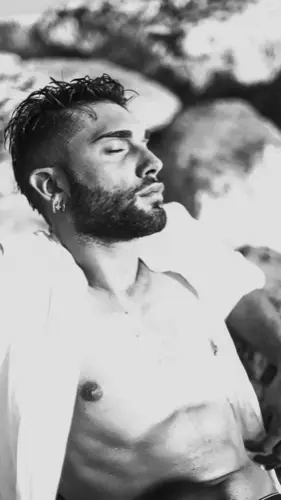 Accompagnatore gigolo Alessiotex