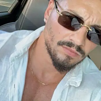 Accompagnatore gigolo Nicol&aacute;s Valeri 