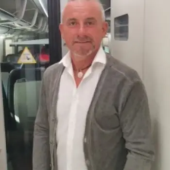 Accompagnatore gigolo Francesco disole