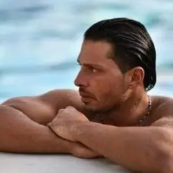 Accompagnatore gigolo Adrien