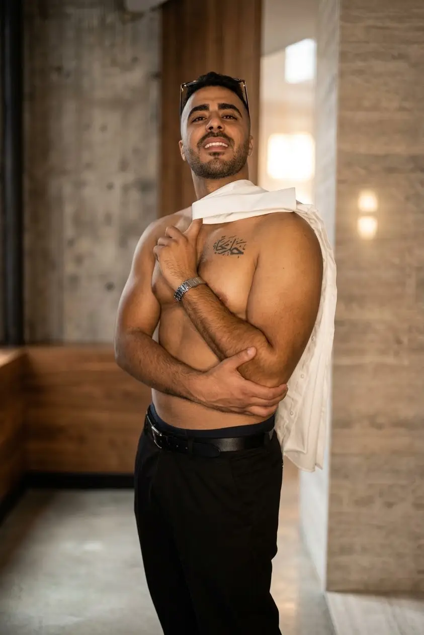 Accompagnatore gigolo Momo