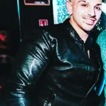 Accompagnatore gigolo Salvatore213