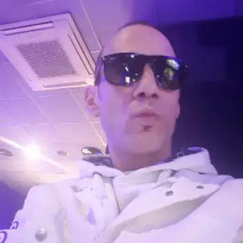 Accompagnatore gigolo Hider