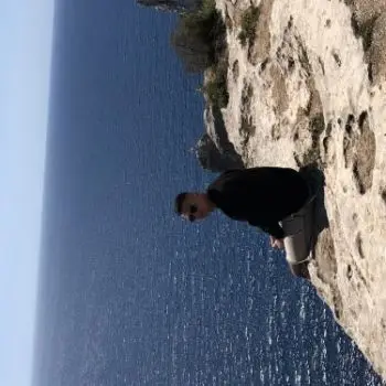 Accompagnatore gigolo Tatuato