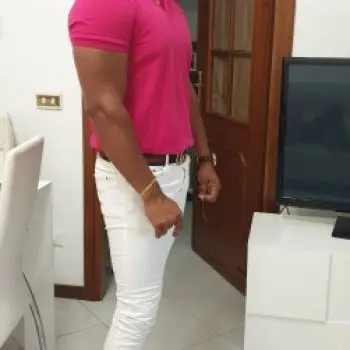 Accompagnatore gigolo Moreno21