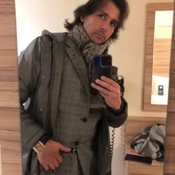 Accompagnatore gigolo Luce