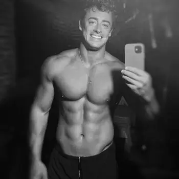 Accompagnatore gigolo Tony