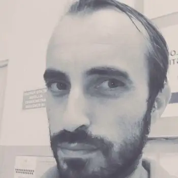 Accompagnatore gigolo Simone78