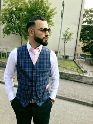 Accompagnatore gigolo Donald