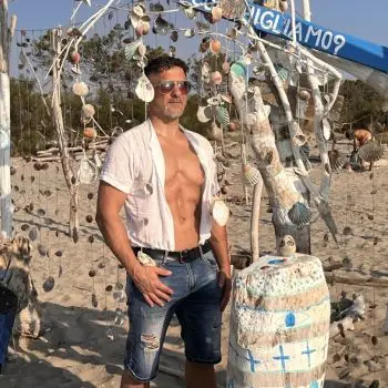 Accompagnatore gigolo Eros