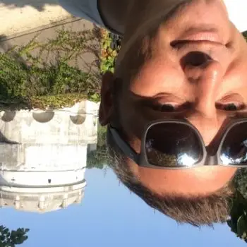 Accompagnatore gigolo Lucarasponi