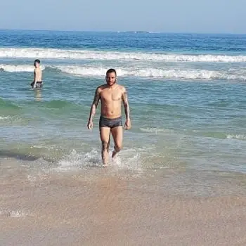 Accompagnatore gigolo Stephen James