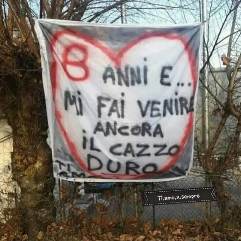 Dedica d'altri tempi.?Io non l'avrei presa bene,anche leggendola tra le righe