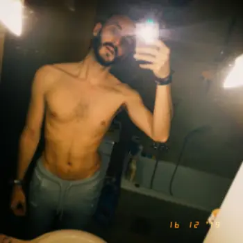 Accompagnatore gigolo Zampoo