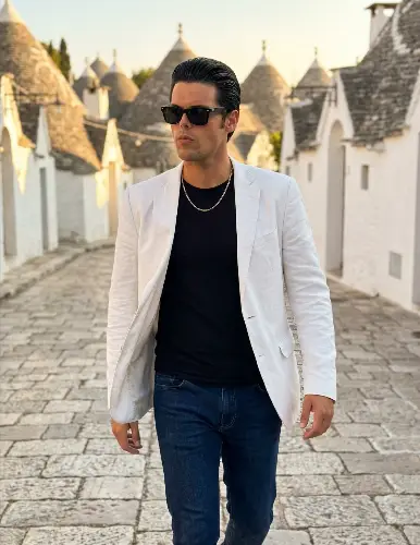 Accompagnatore gigolo Angelo