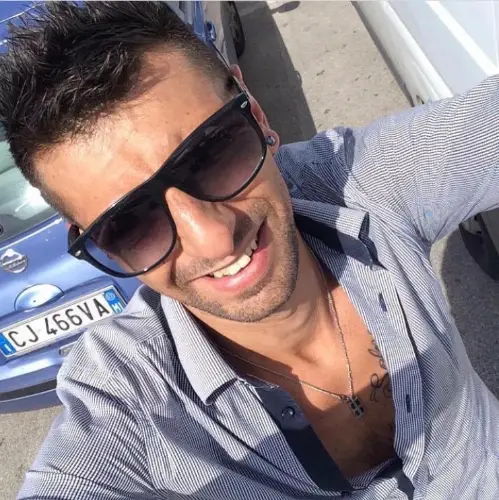 Accompagnatore gigolo Looker