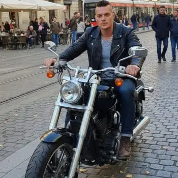 Accompagnatore gigolo Marco