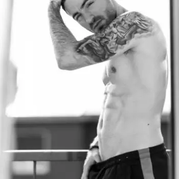 Accompagnatore gigolo Mickyy