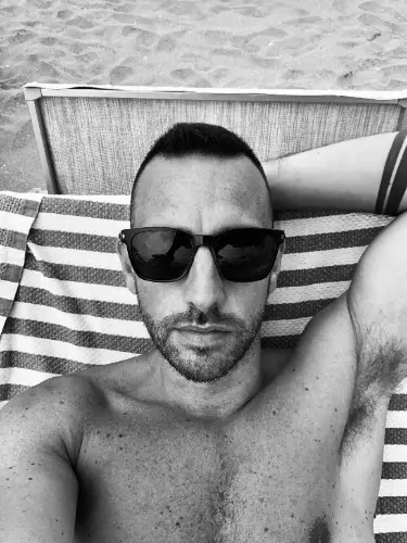 Accompagnatore gigolo Sose