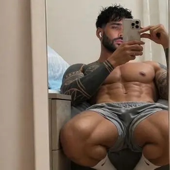 Accompagnatore gigolo Ryan Bale