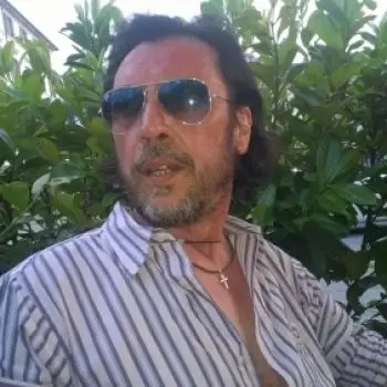 Accompagnatore gigolo Ispanico