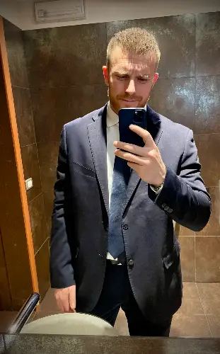 Accompagnatore gigolo Simone