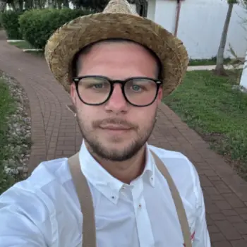 Accompagnatore gigolo Teo