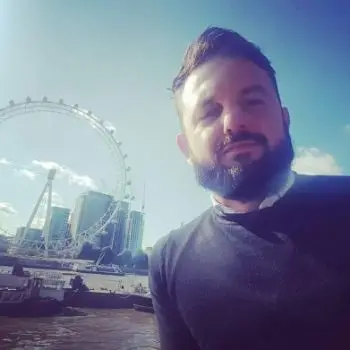 Accompagnatore gigolo Erik