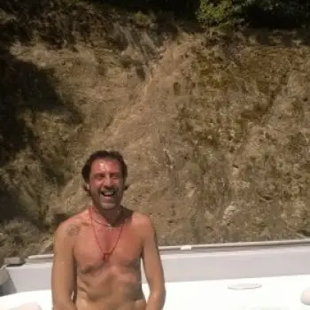 Accompagnatore gigolo Ispanico