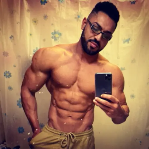 Accompagnatore gigolo Toyboy