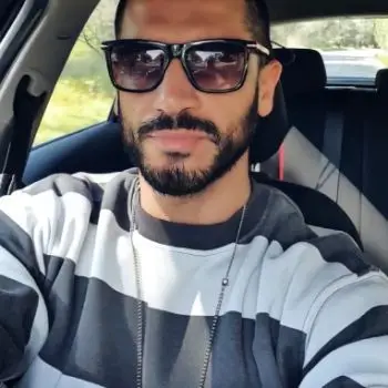 Accompagnatore gigolo Loryn