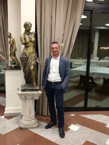 Accompagnatore gigolo Occhiverdi