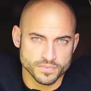 Accompagnatore gigolo Maurito