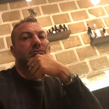 Accompagnatore gigolo gaetano