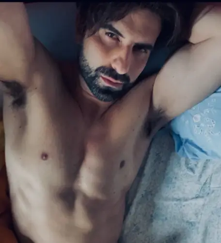 Accompagnatore gigolo James