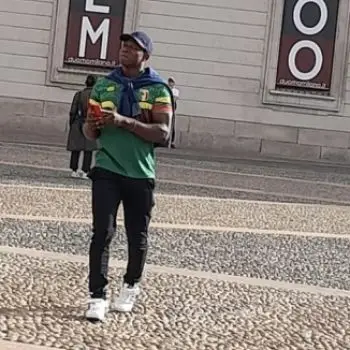 Accompagnatore gigolo L&rsquo;uomo noir