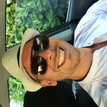 Accompagnatore gigolo Leonida31