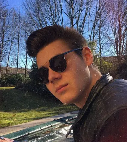 Accompagnatore gigolo Luca Log