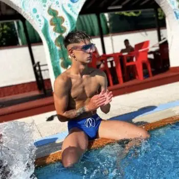 Accompagnatore gigolo Jesonduro