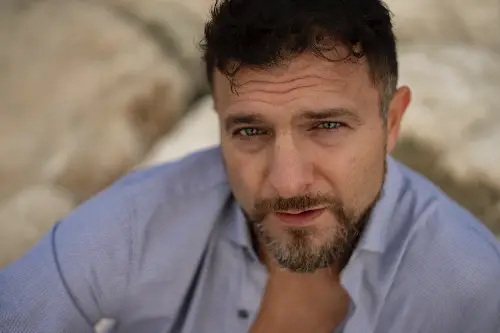 Accompagnatore gigolo Eros