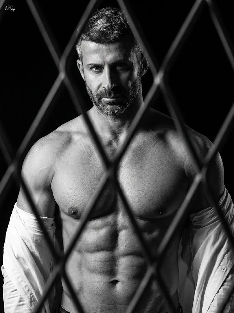 Accompagnatore gigolo Roy