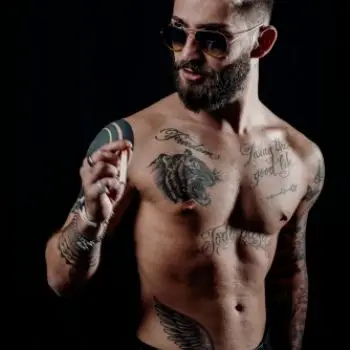 Accompagnatore gigolo Mitre