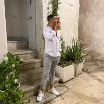 Accompagnatore gigolo Albe