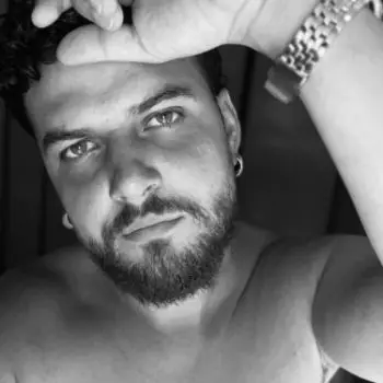 Accompagnatore gigolo Konstantino