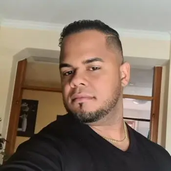 Accompagnatore gigolo Moreno21