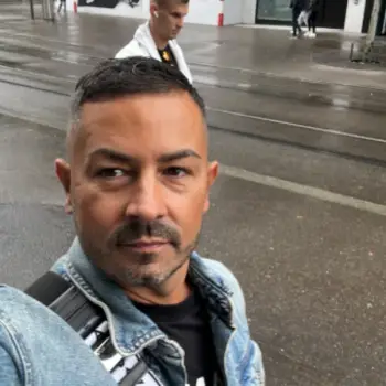 Accompagnatore gigolo Simone